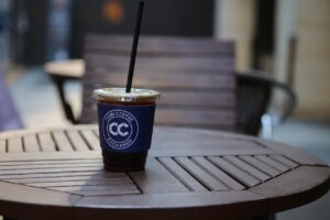 Voordelen van een professionele glazenwasser in Arnhem: Schone ramen zonder zorgen